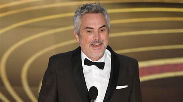 'Roma' Director Alfonso Cuarón Signs TV Deal With Apple