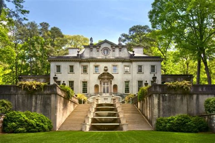 10 Atlanta Historical Sites to Visit With the Family for the Holidays