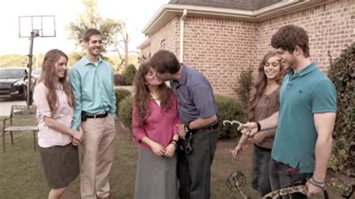 10 dating rules followed by the Duggars