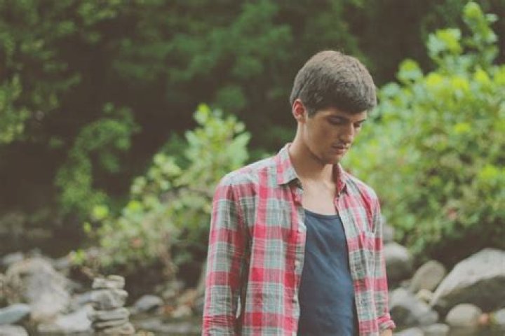11 Breakup Feels & What They Often Really Mean