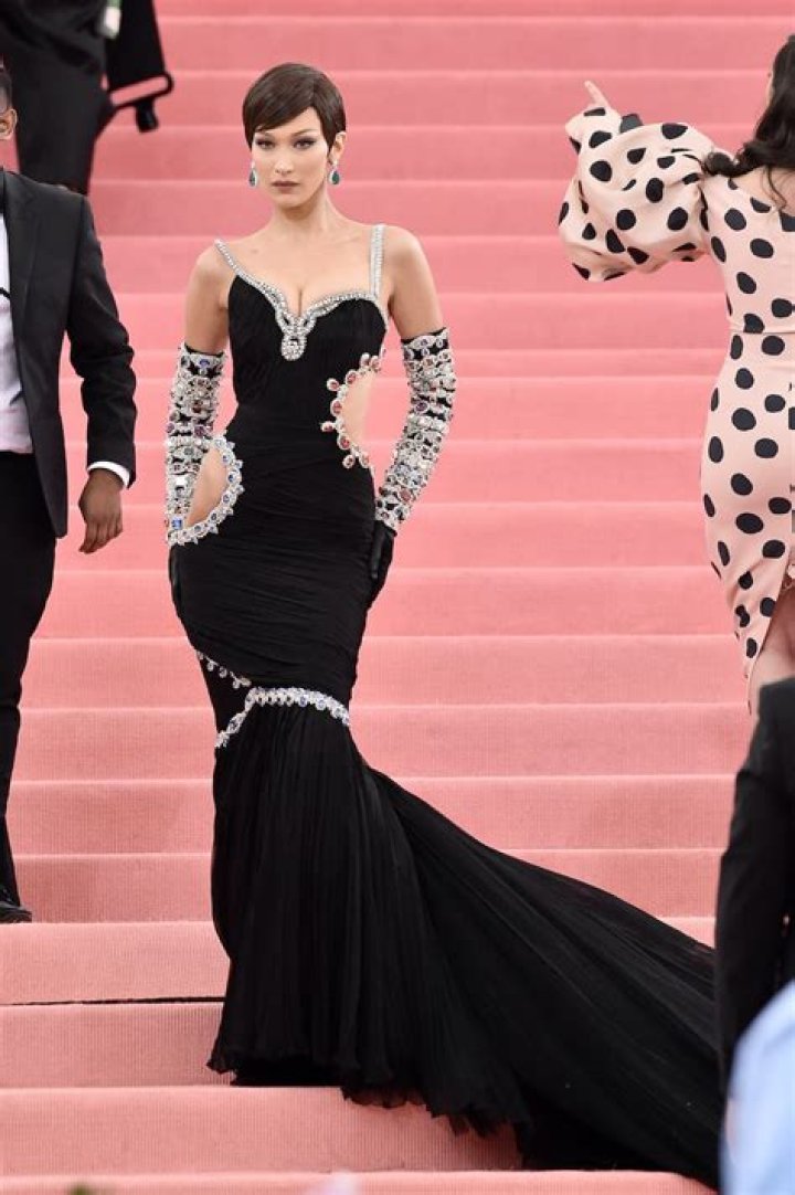 12 2000s Met Gala Fashion Looks That Live Rent Free In My Mind