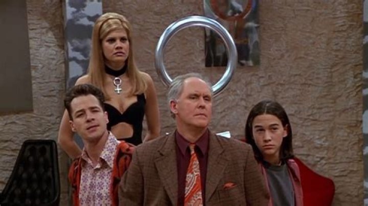 12 Hilarious Shows Like Frasier That Fans Should Watch Next