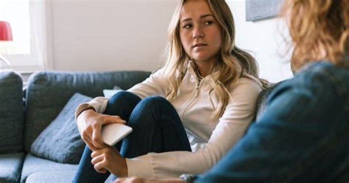 13 Grown-Ass Strategies For Handling Your Mom If She’s Toxic