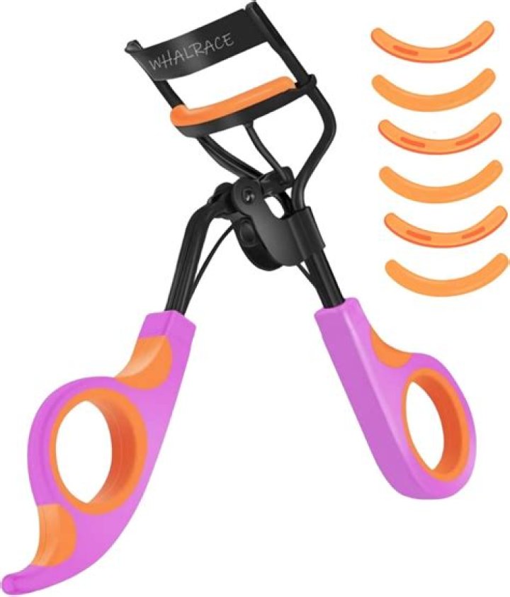 15 Best Drugstore Eyelash Curlers for that Wide-Eyed Look