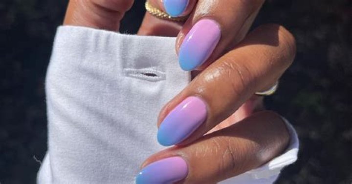 17 Summer Ombré Nail Ideas For Colorful Mani Lovers
