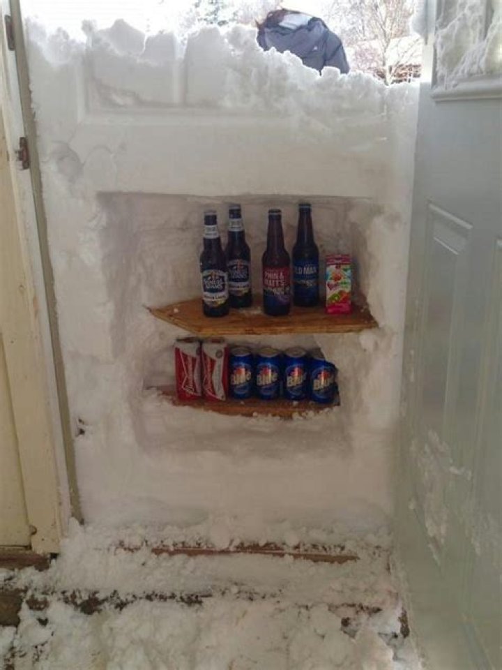 21 Creative Ways Buffalo Residents Are Dealing With The Monster Snowstorm In Their Backyard