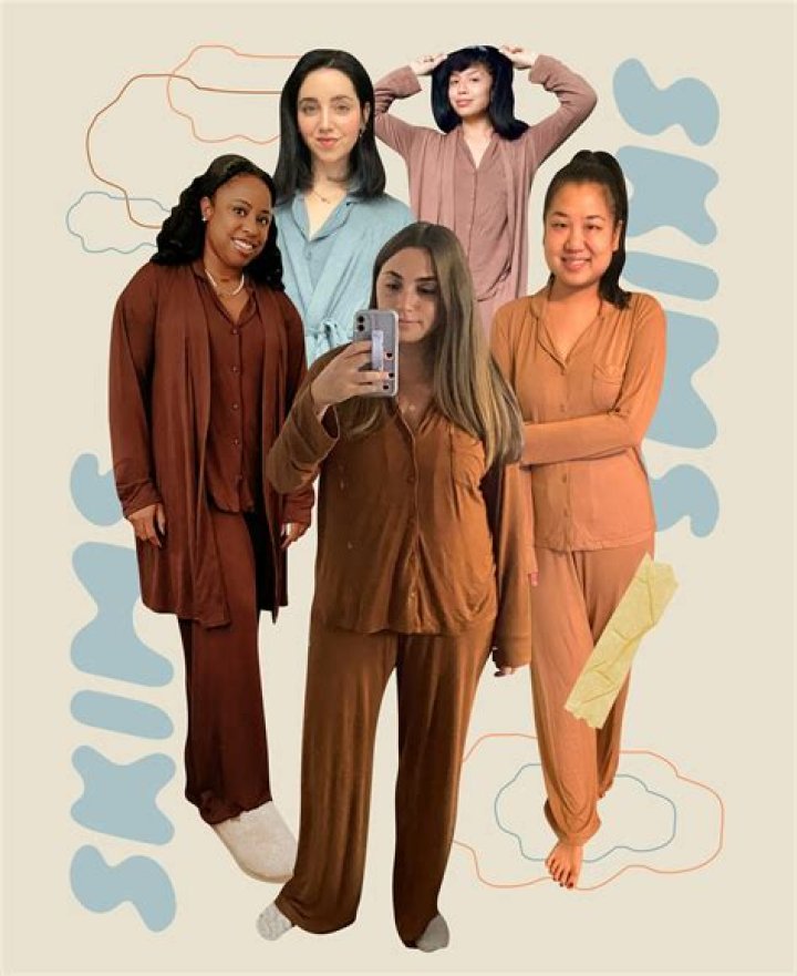 5 Skims Robe & Pajamas Reviews From Women Size XS To L
