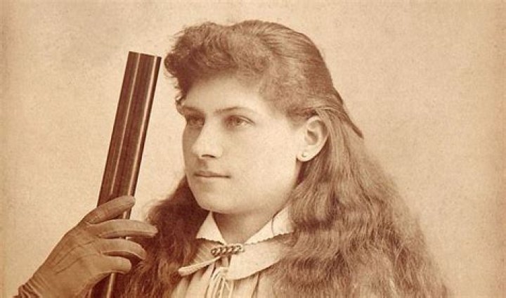 7 Female Outlaws You Never Heard About In History Class, But Who Seriously Lived It Up In The Wild West