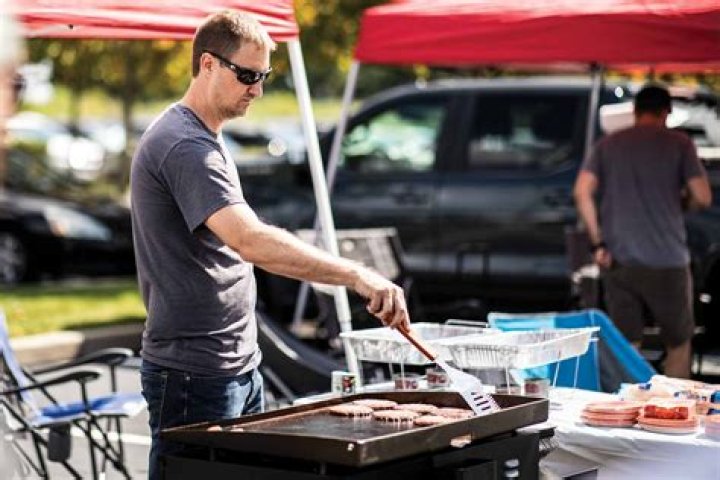 8 Best Tailgate Grills for Effortless On-the-go Cooking