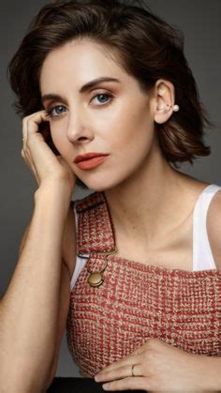 Alison Brie Bio, Height & Weight