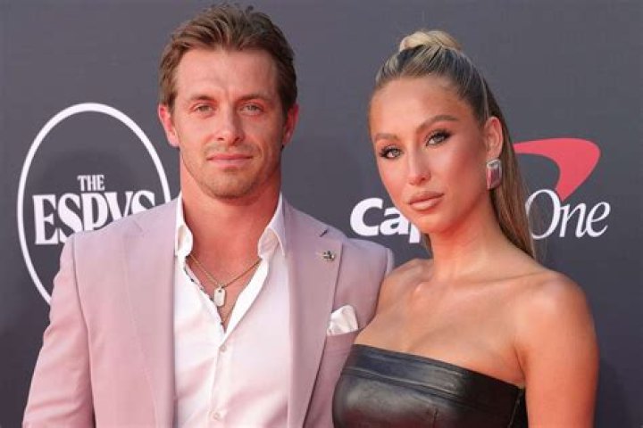 Alix Earle Wiki, Age, Height, Boyfriend, Family, Net Worth, Biography & More