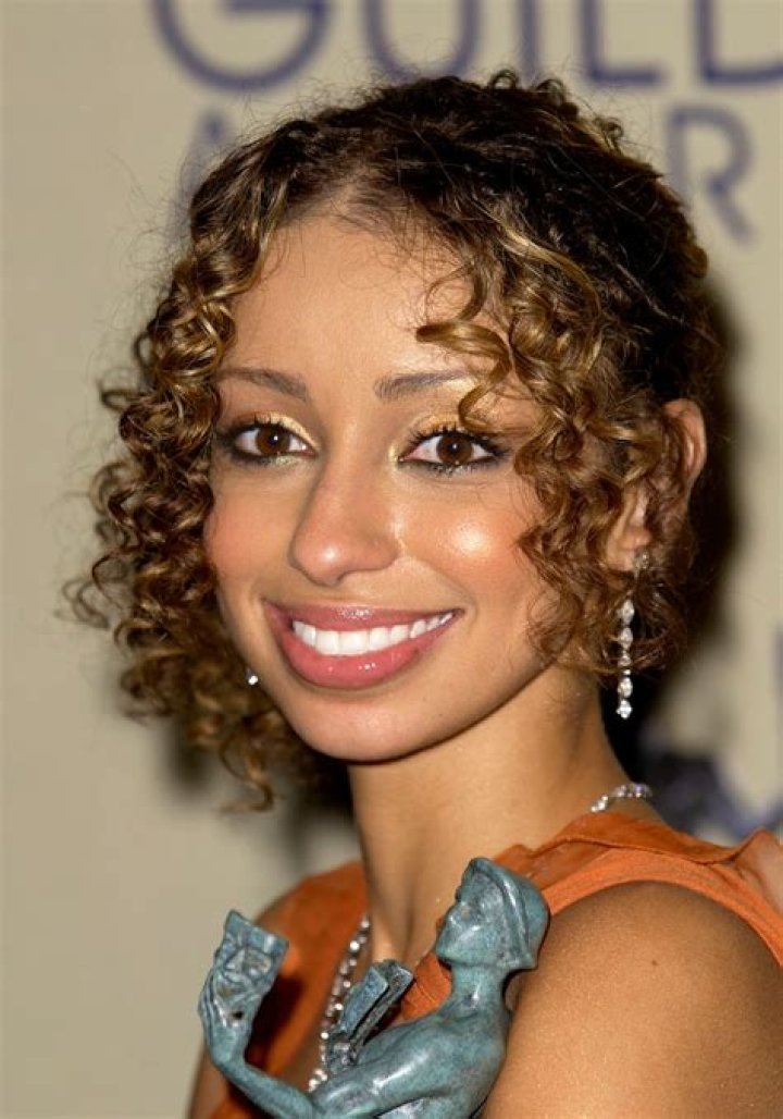 All The Different Ways You Used To Part Your Hair In The Early 2000s — PHOTOS