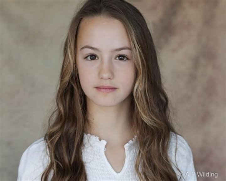 Amelie Bea Smith (Actress) Wiki, Biography, Age, Boyfriend, Family, Facts and More