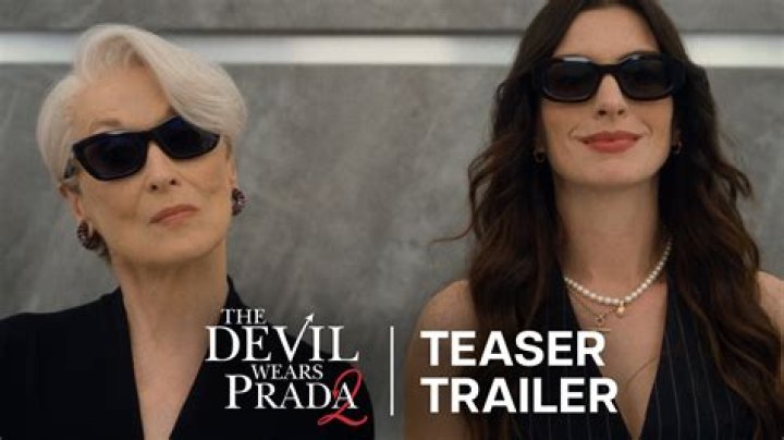 Anne Hathaway & Anna Wintour Had A 'Devil Wears Prada' Moment