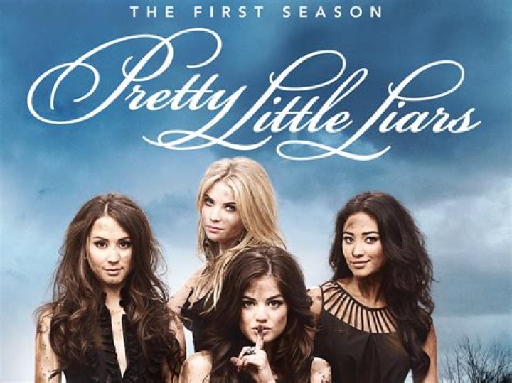 Aria's Pink Highlights Returned To 'Pretty Little Liars' So Get The Look (Temporarily) For Yourself