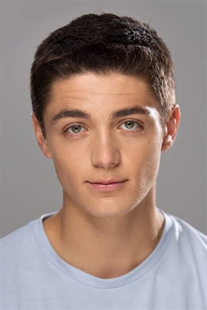 Asher Angel Wiki, Biography, Net Worth, Age, Family, Facts and More