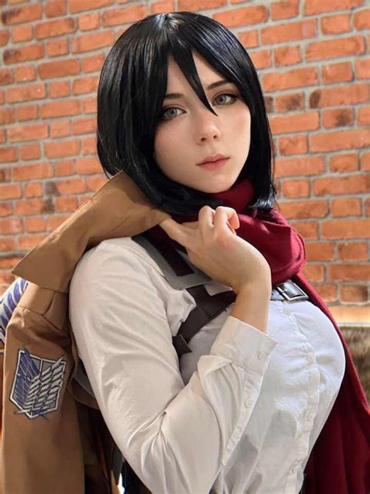 Attack on Titan Cosplay Captures Annie's Humanity