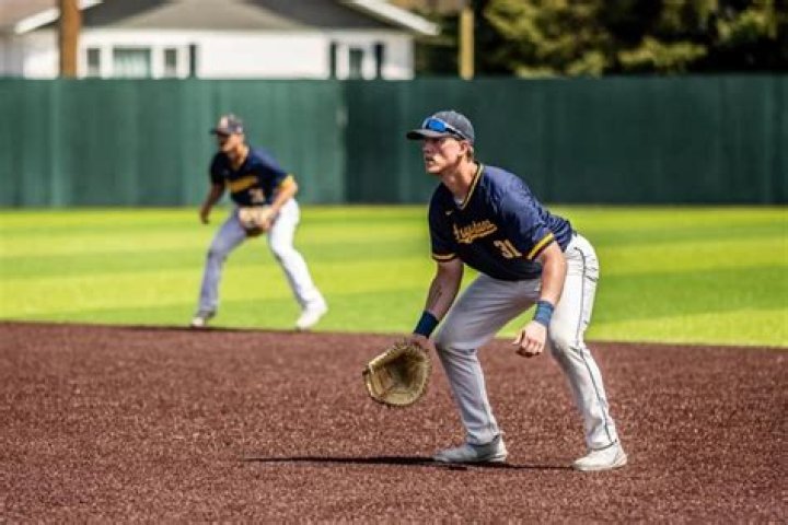 Augustana baseball wins CCIW Tournament