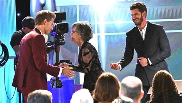 Austin Butler Proves to Be a Gentleman As He Escorts Sally Field to the Stage At the SAG Awards