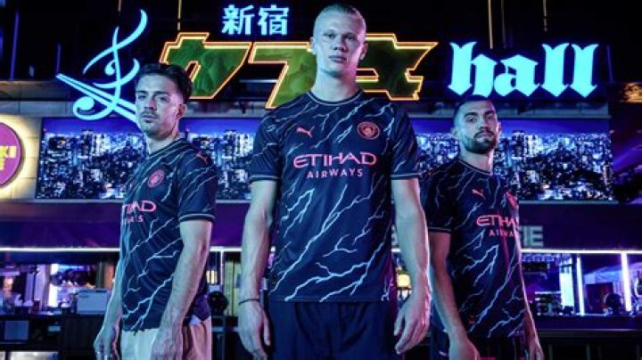 Barcelona launch new 2021-22 third kit with cringe music video as fans slam 'when is social media team getting sacked?'