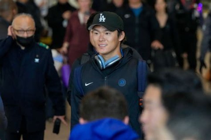 Baseball superstar Ohtani and his wife arrive in South Korea for Dodgers-Padres MLB opener