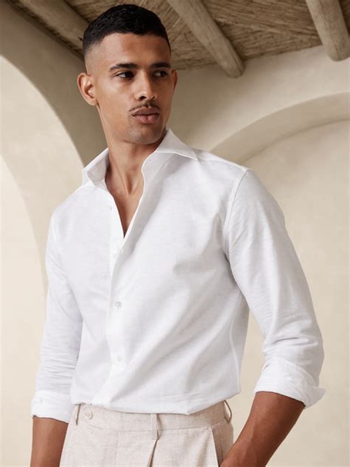 Best Men's Linen Shirts (and How to Wear Them)