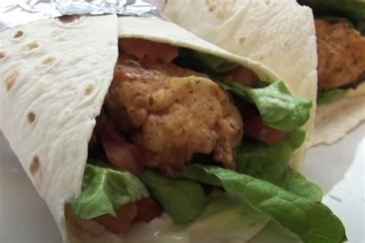 Bloke shows how to make a KFC Chicken Twister wrap at home and it’s so easy