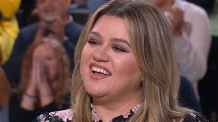 Brett Eldredge reveals if he is dating Kelly Clarkson