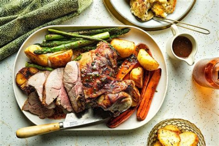 Britain's cheapest roast dinner? Pub offers Sunday lunch with all the trimmings for just £1