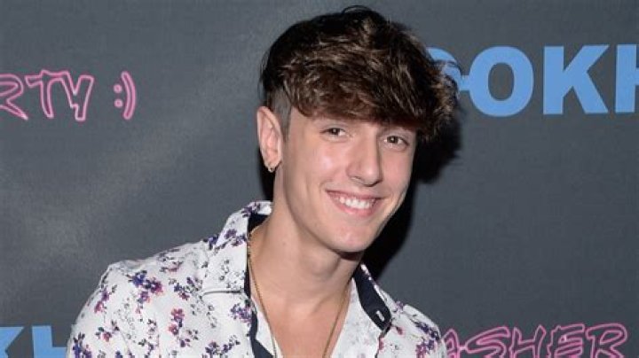 Bryce hall (Tiktok Star) Wiki, Biography, Age, Girlfriend, Family, Facts and More