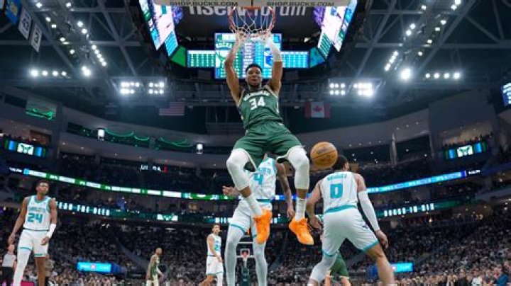 Bucks roll to 123-85 blowout of Hornets for their third consecutive victory