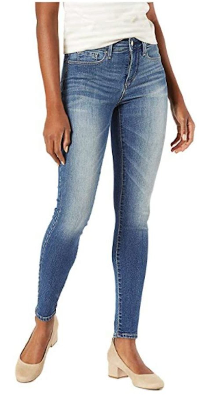 Butts Look Great In These 29 Comfortable Pants (All Under $35)