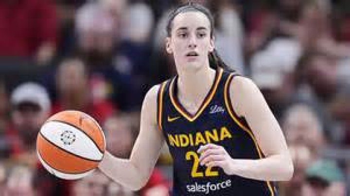 Caitlin Clark, Hawkeyes pull away from Purdue late
