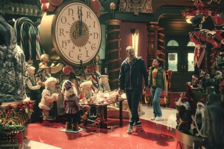 Candy Cane Lane Post-Credits: What Happens to Pepper? Who Runs Kringle’s Now?