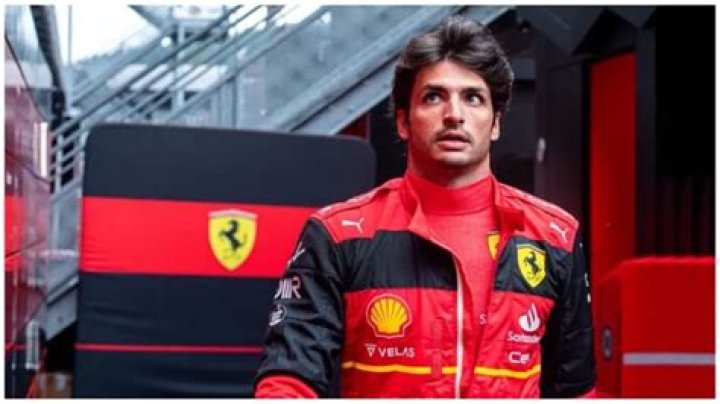Carlos Sainz Jr. Net Worth, Age, Girlfriend, Wiki, Crash, Salary