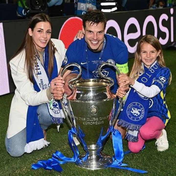 Cesar Azpilicueta Wife Adriana Guerendiain And Their Kids