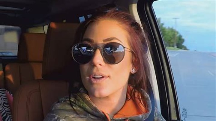Chelsea Houska addresses rumors that her dad gave her lip injections, reveals what she’s ‘giving another shot’