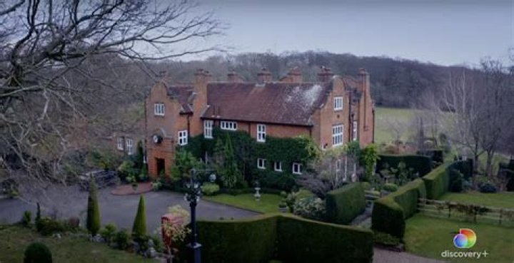 Cheryl's ex Liam Payne helped her buy £3.7m Buckinghamshire mansion where she lives with their son Bear, 3