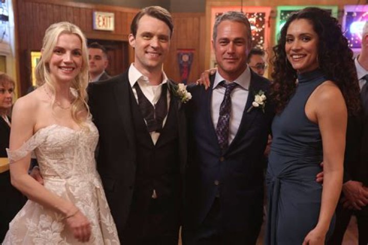Chicago Fire fans vote for what type of wedding Brettsey should have