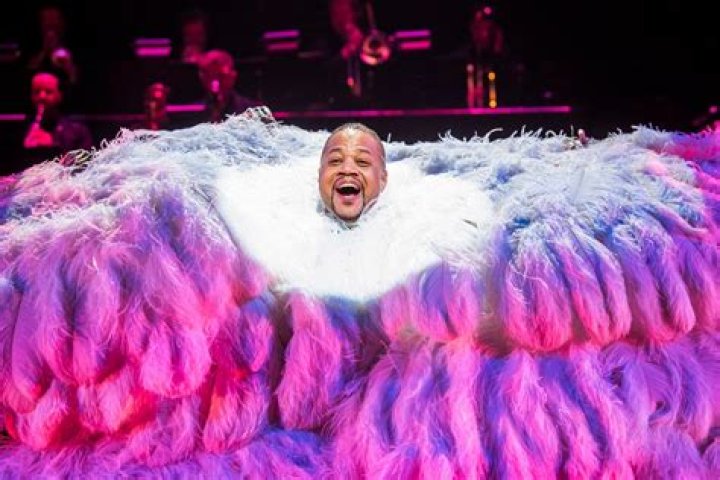Chicago review, Phoenix Theatre: Cuba Gooding Jr makes his West End debut - and turns on the charm ★★★