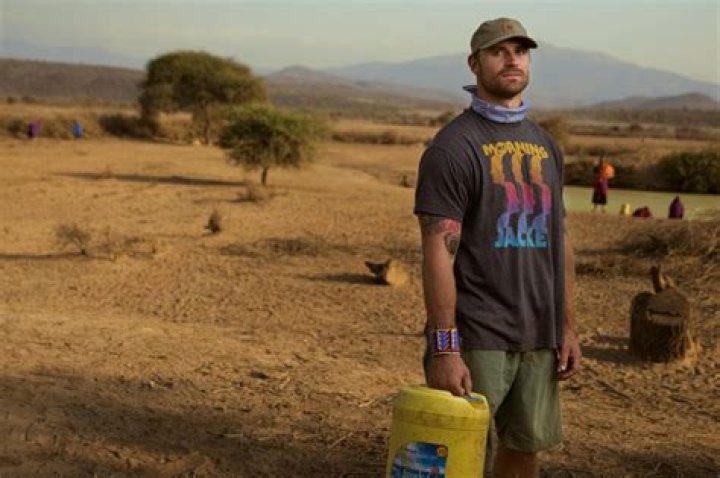 Chris Long continues quest to give clean water to everyone