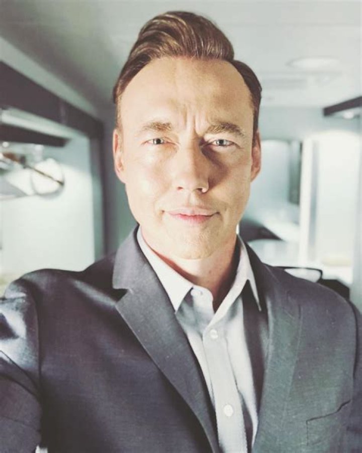 Colin Jones Wiki, Biography, Net Worth, Age, Family, Facts and More