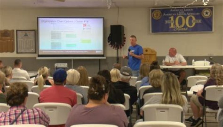 Community turns out Tuesday in support of Walcott Elementary School