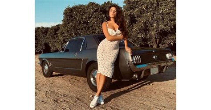 Conoce a esta hermosa modelo portuguesa-estadounidense, Constance Nunes. Ver su biografía y fotos.