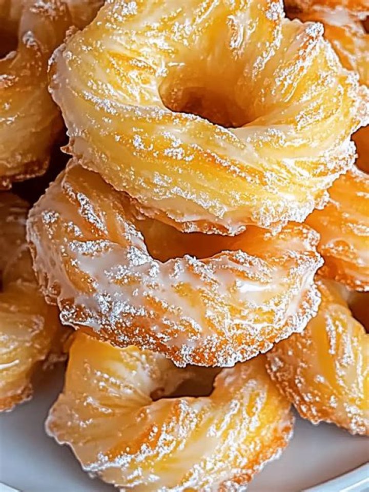 Cruller Recipe to Satify Your Sweet Tooth + 4 Quick Glaze Ideas
