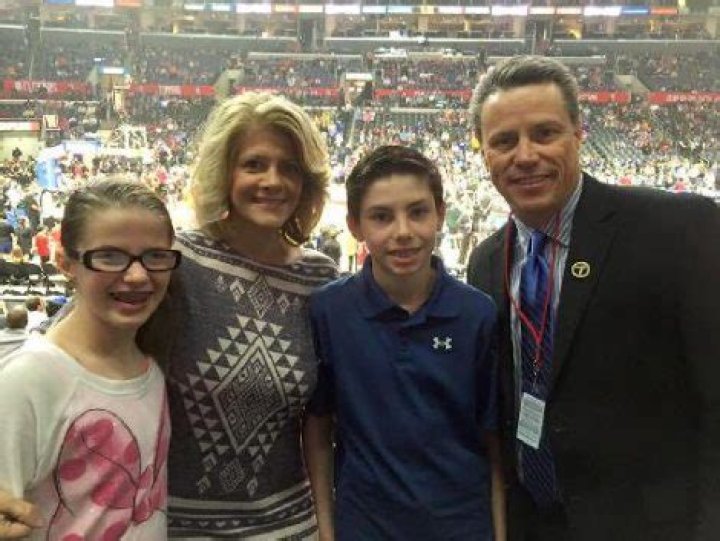 
Curt Sandoval Wiki, Bio, Age, Net Worth, Married, Wife and Children