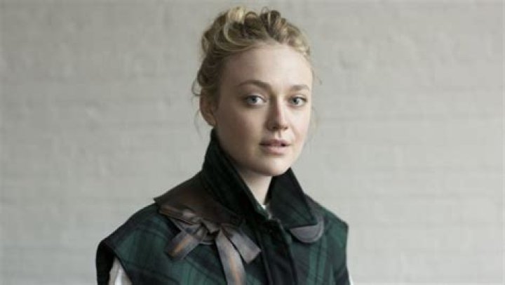 Dakota Fanning - - Biography
