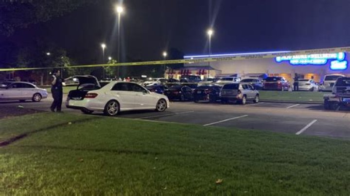 Davenport police investigate dead body found Tuesday night