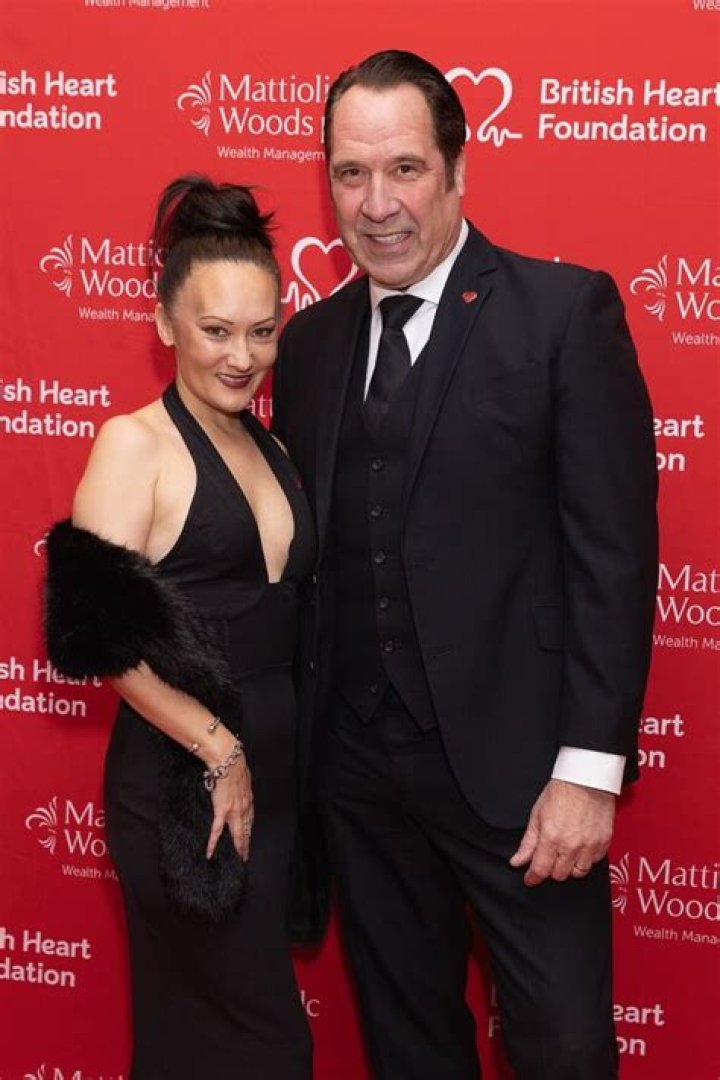 David Seaman Wife, Daughter, Son, Net Worth, Wiki, Age, Height