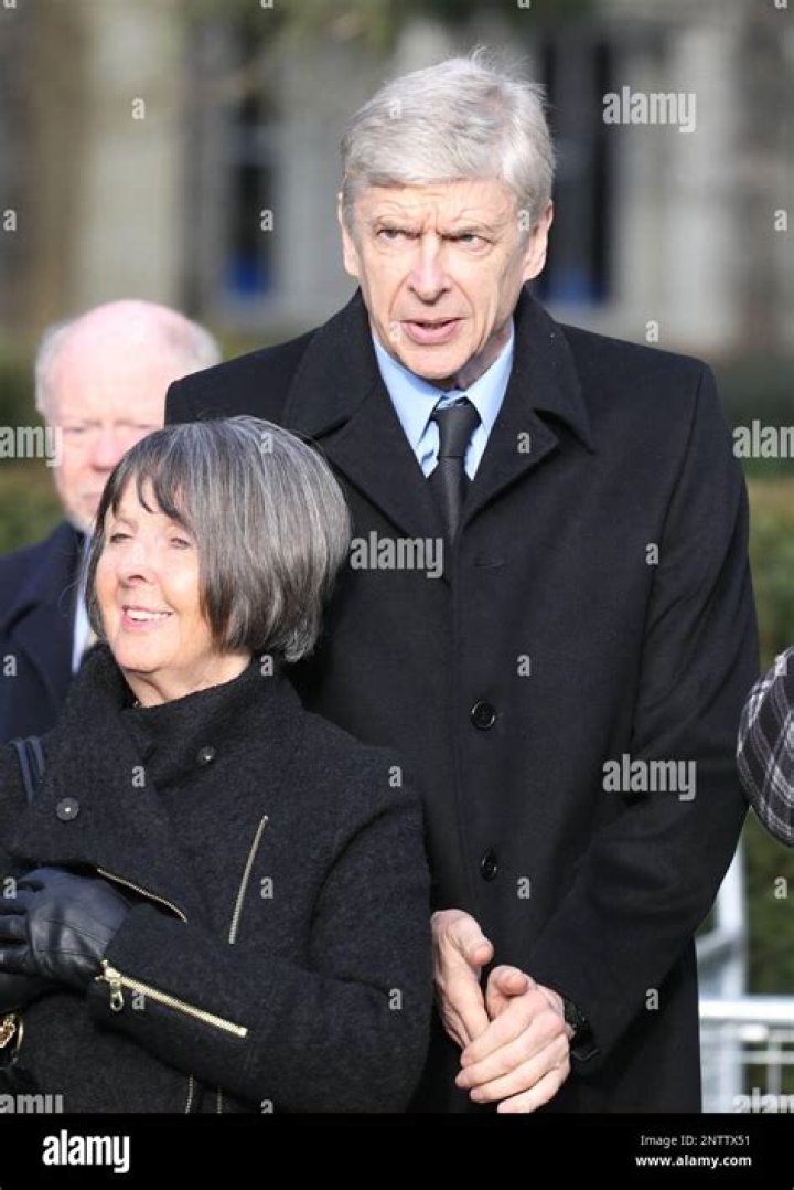 Delivery man takes 'last picture' of England and Watford legend Graham Taylor before he died of suspected heart attack